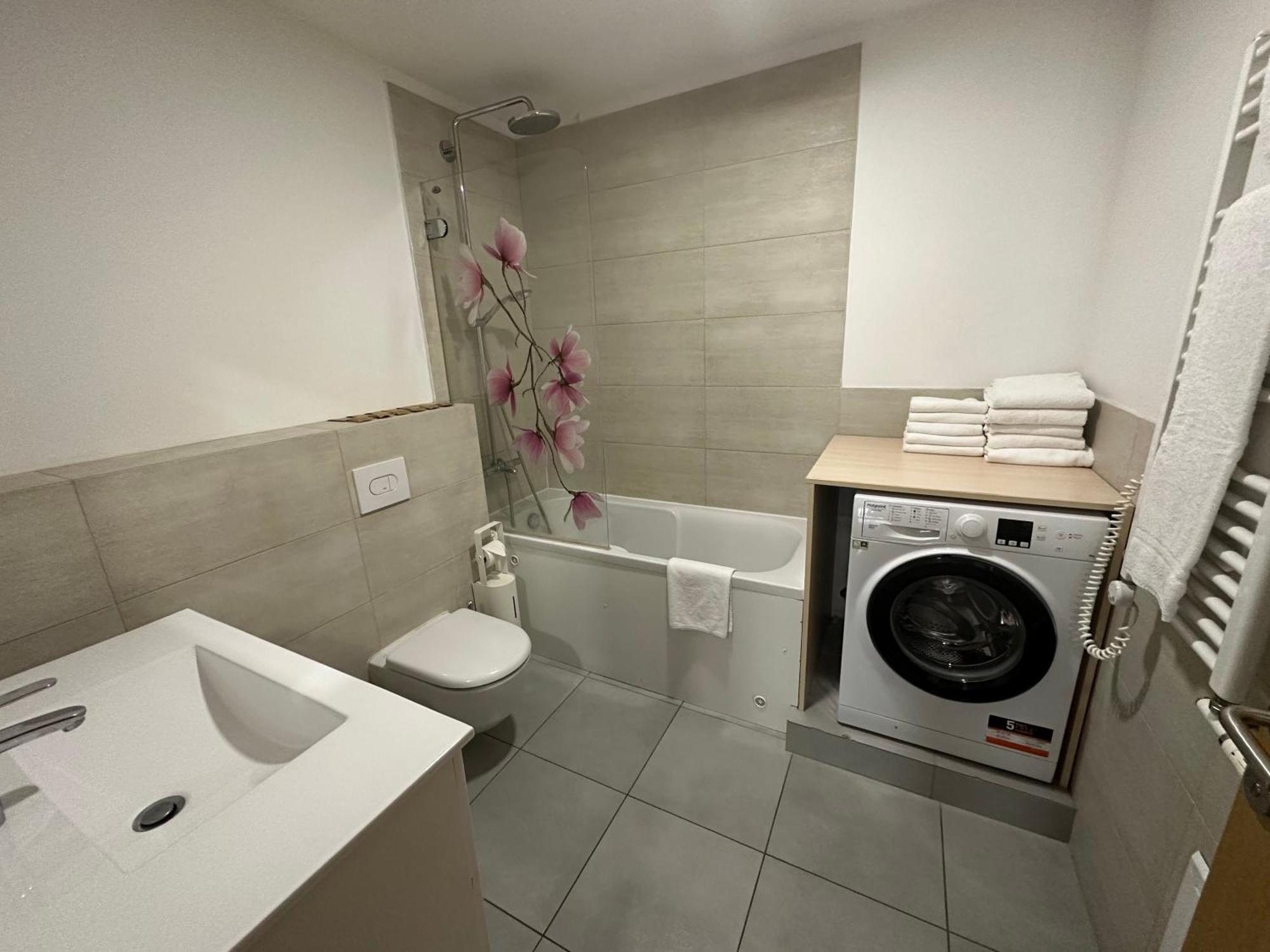 Forrest Apartments Βίλνιους Εξωτερικό φωτογραφία